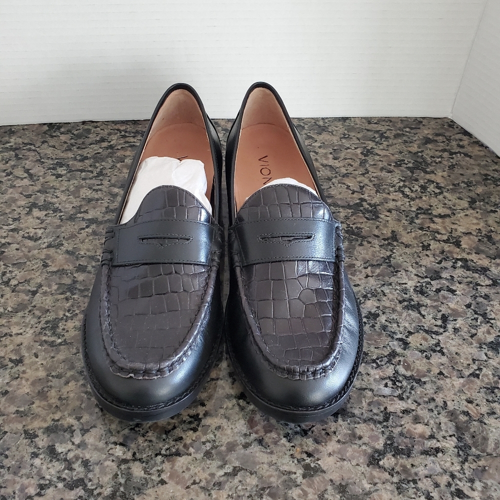 Vionic  Waverly Loafer Size 6.5.